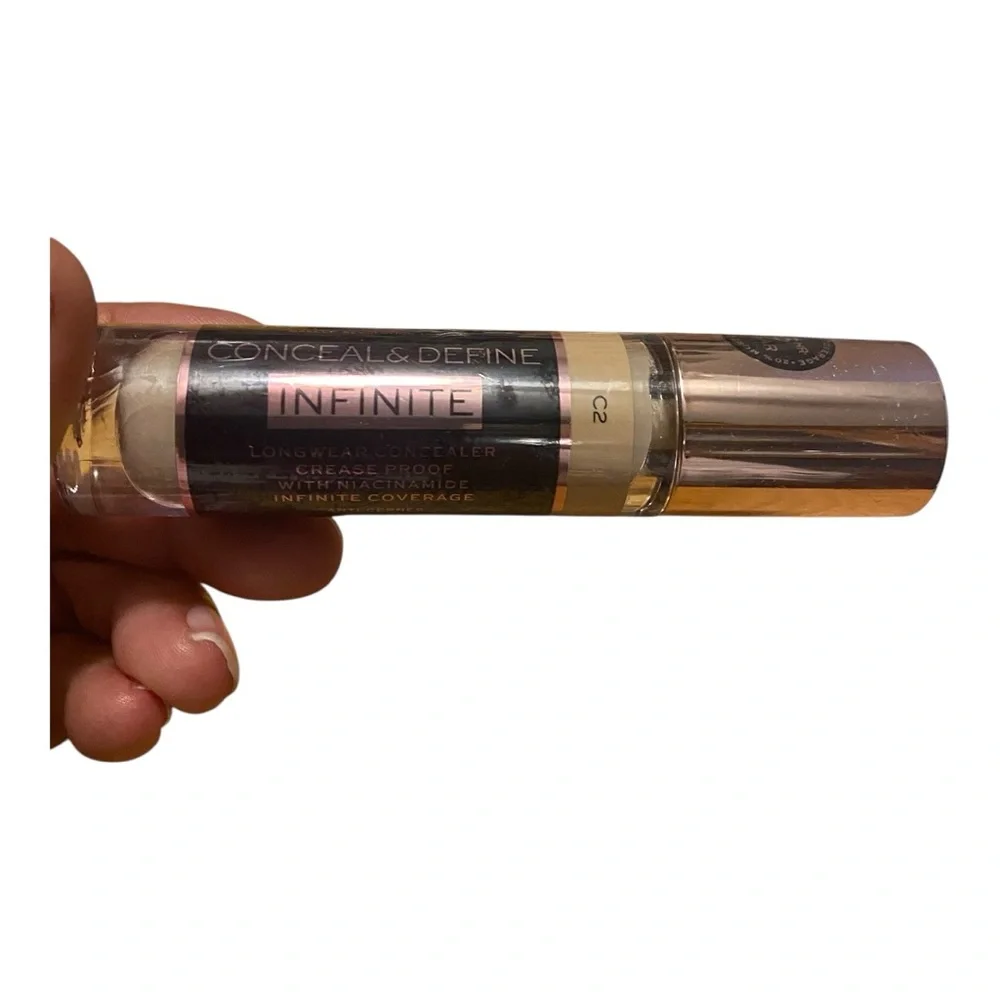 Revolution Conceal & Define Infinite Concealer - C2